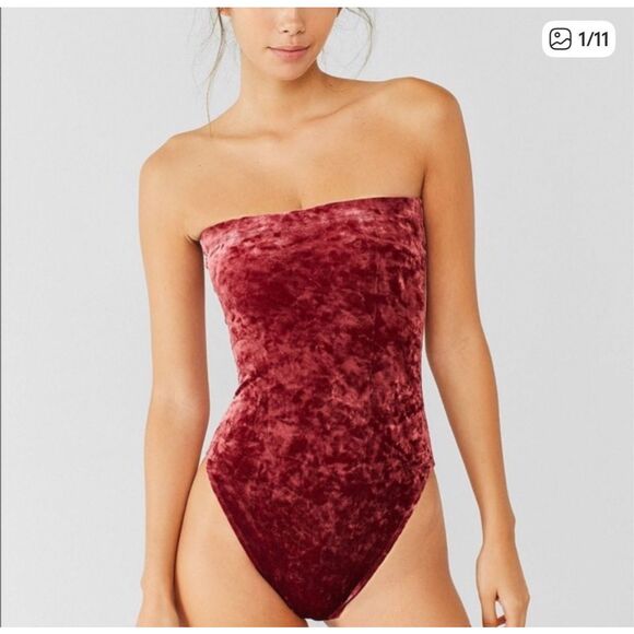 Women’s out from Under urban outfitters burgandy strapless bodysuit medium - Picture 1 of 6